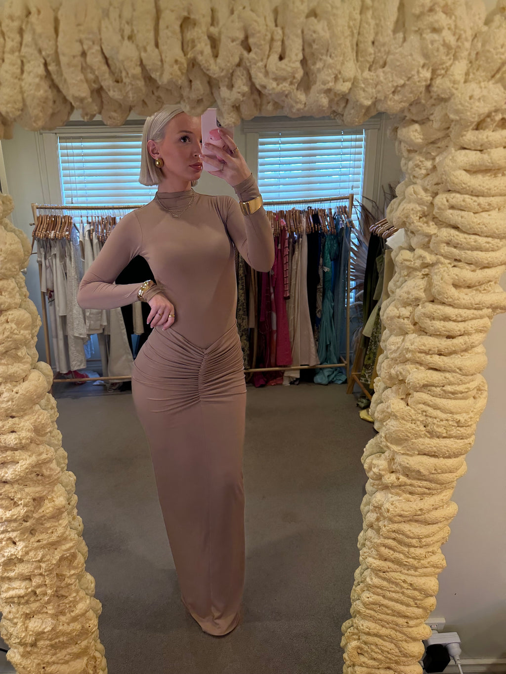 Effie Kats tia bodysuit & Kayson maxi skirt latte