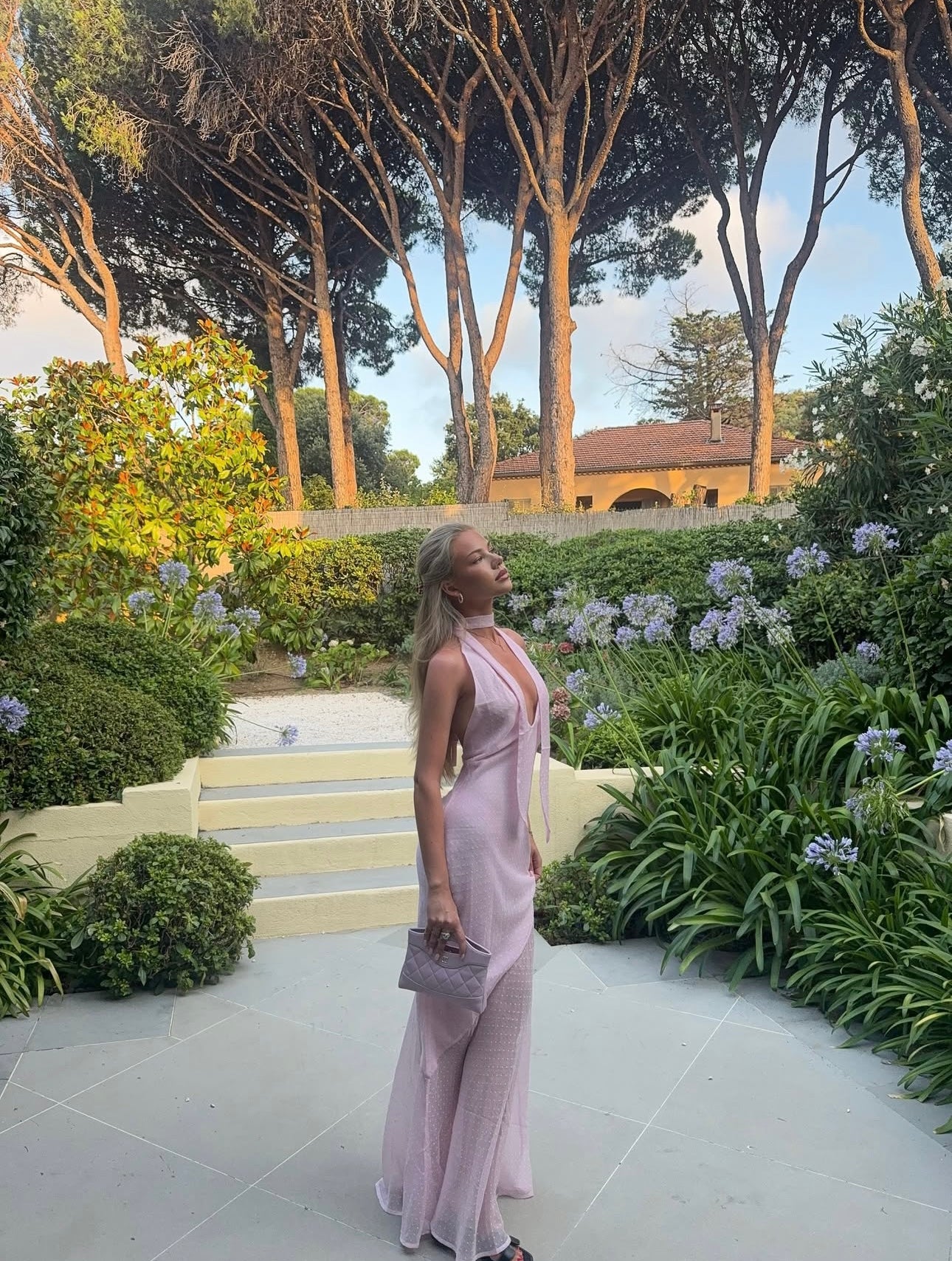 I am Delilah Jasmine maxi lemonade