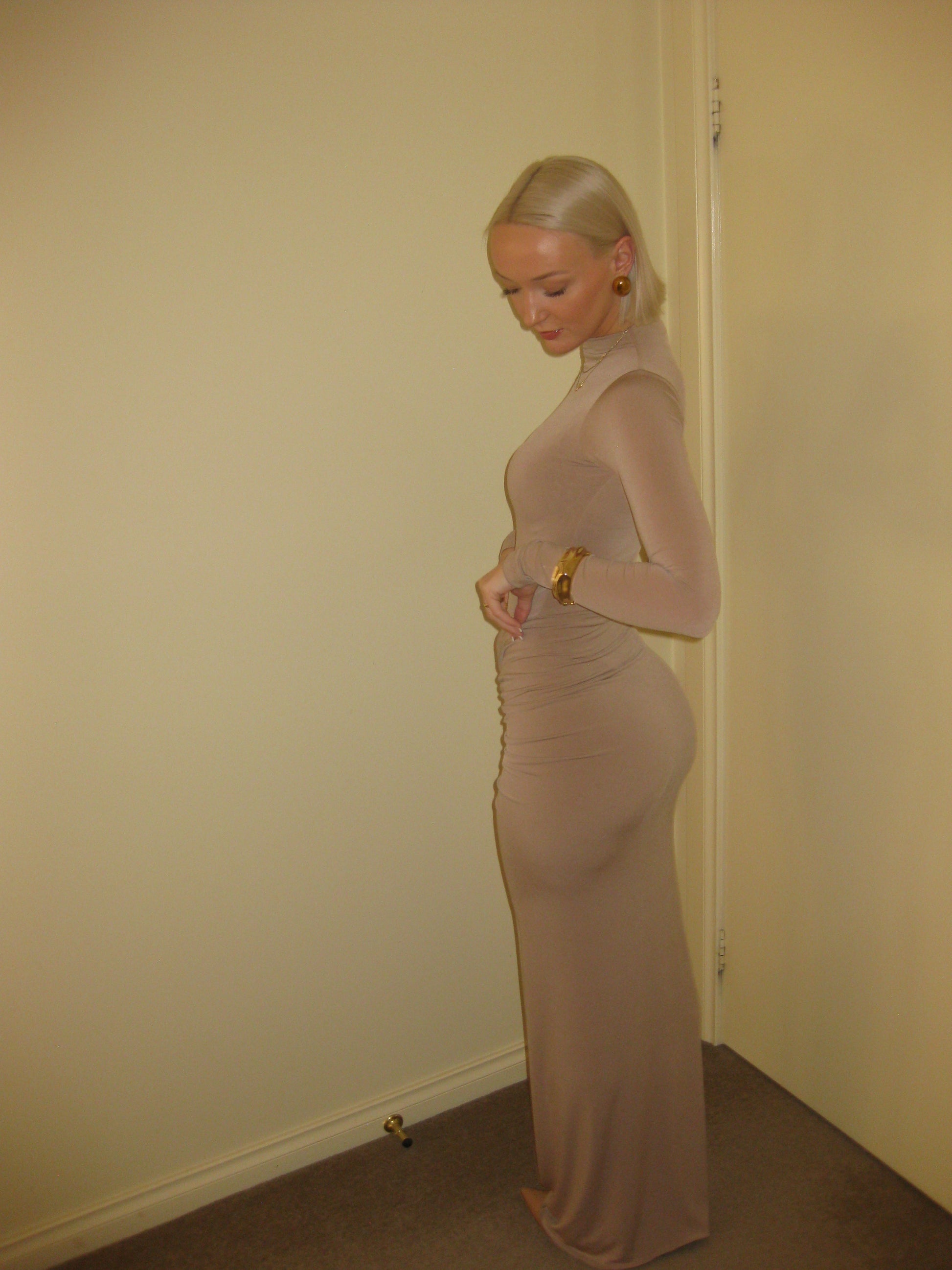 Effie Kats tia bodysuit & Kayson maxi skirt latte